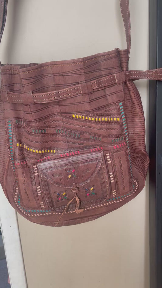 Sac Boule en Cuir Marron : Élégance et Praticité au Quotidien